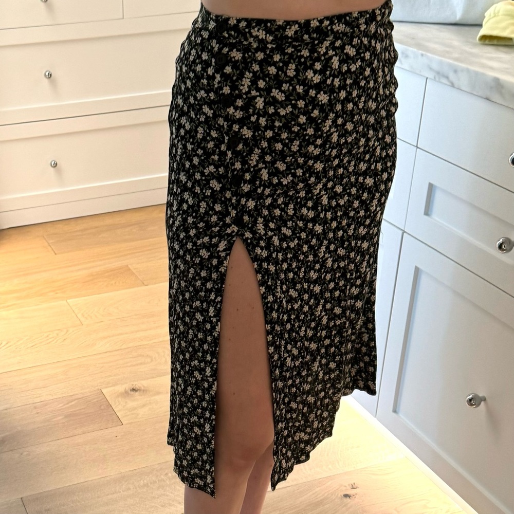 Reformation Black ditsy Floral Midi Skirt Side Button size 6